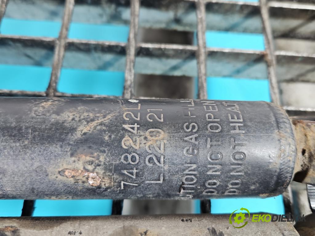 Toyota Rav4 II 2000-2005 2.0 D4D 1CD 133 HP manual 98 kW 1995 cm3 5- tlmič zadné komplet