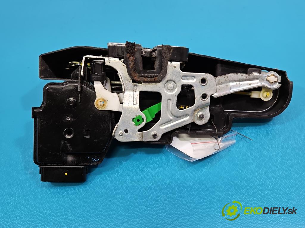 Kia Carens III  2006-2013 2.0 crdi 140 HP manual 103 kW 1991 cm3 5- zámok predné ľavý