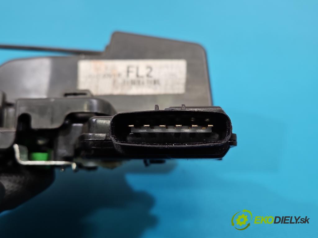 Kia Carens III  2006-2013 2.0 crdi 140 HP manual 103 kW 1991 cm3 5- zámok predné ľavý