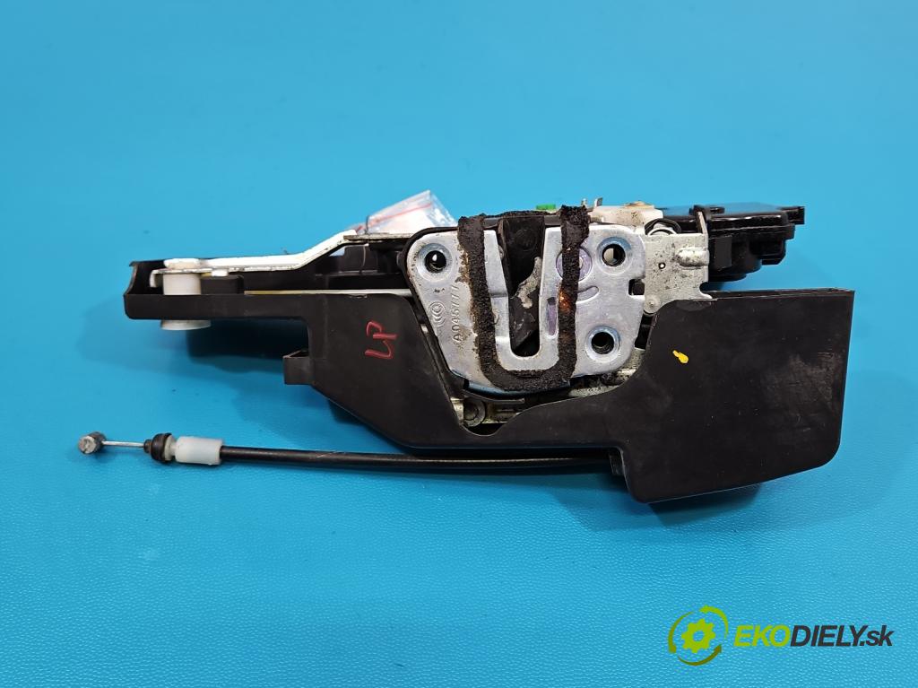 Kia Carens III  2006-2013 2.0 crdi 140 HP manual 103 kW 1991 cm3 5- zámok predné ľavý