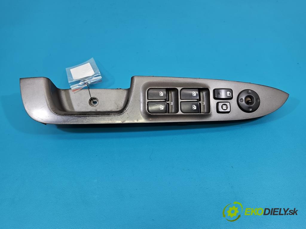Kia Carens III  2006-2013 2.0 crdi 140 HP manual 103 kW 1991 cm3 5- prepínač okien spätných zrkadiel 202005519