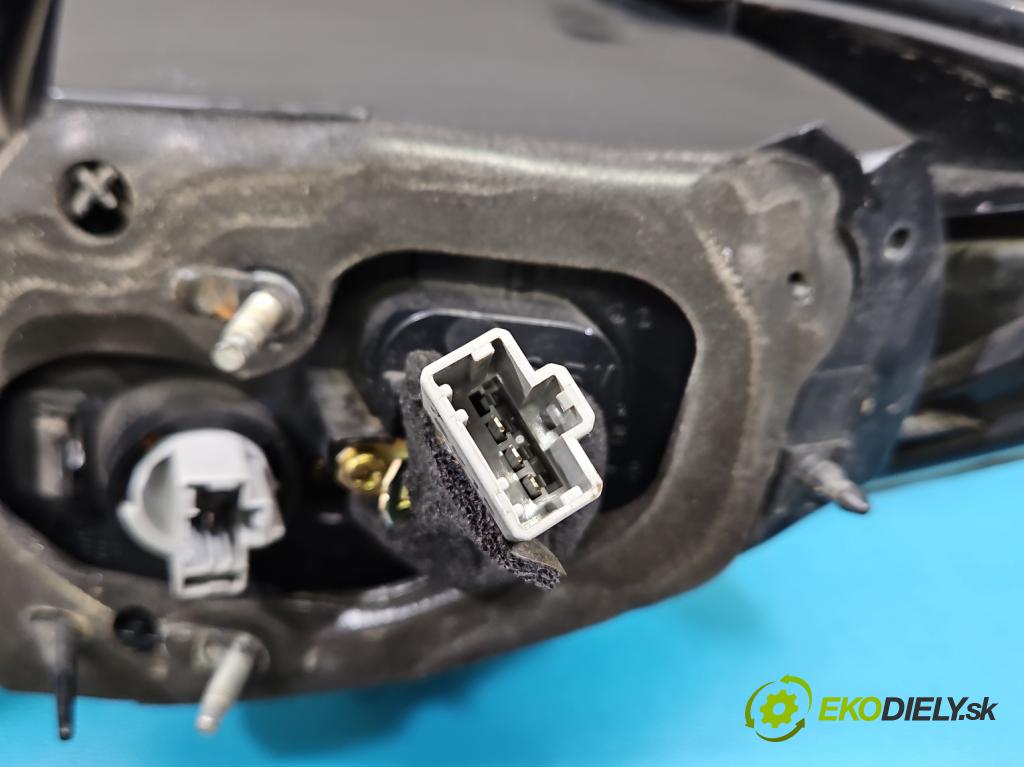 Mazda 3 I BK 2003-2009 2.0 16V 150 HP manual 110 kW 1999 cm3 5- svetlo / reflektor zadné ľavé  (Kľučka dverí ostatné)