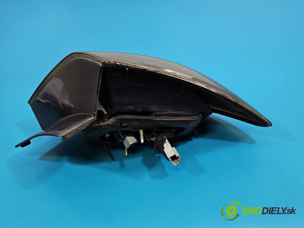 Mazda 3 I BK 2003-2009 2.0 16V 150 HP manual 110 kW 1999 cm3 5- svetlo / reflektor zadné ľavé  (Kľučka dverí ostatné)