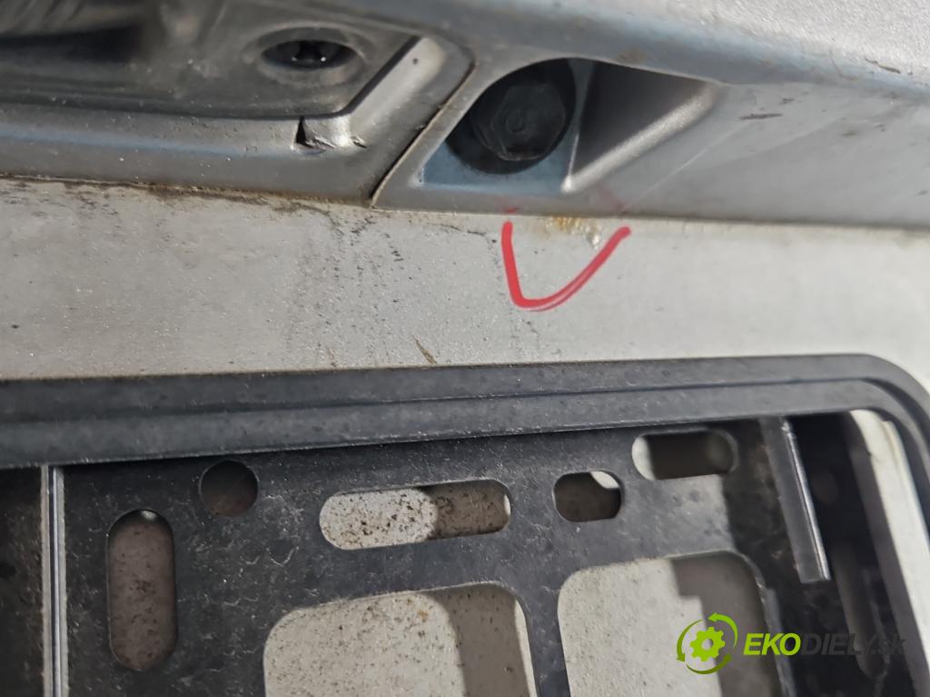 Kia Carens III  2006-2013 2.0 crdi 140 HP manual 103 kW 1991 cm3 5- zadna kufor  (Kapota zadná (kufor))