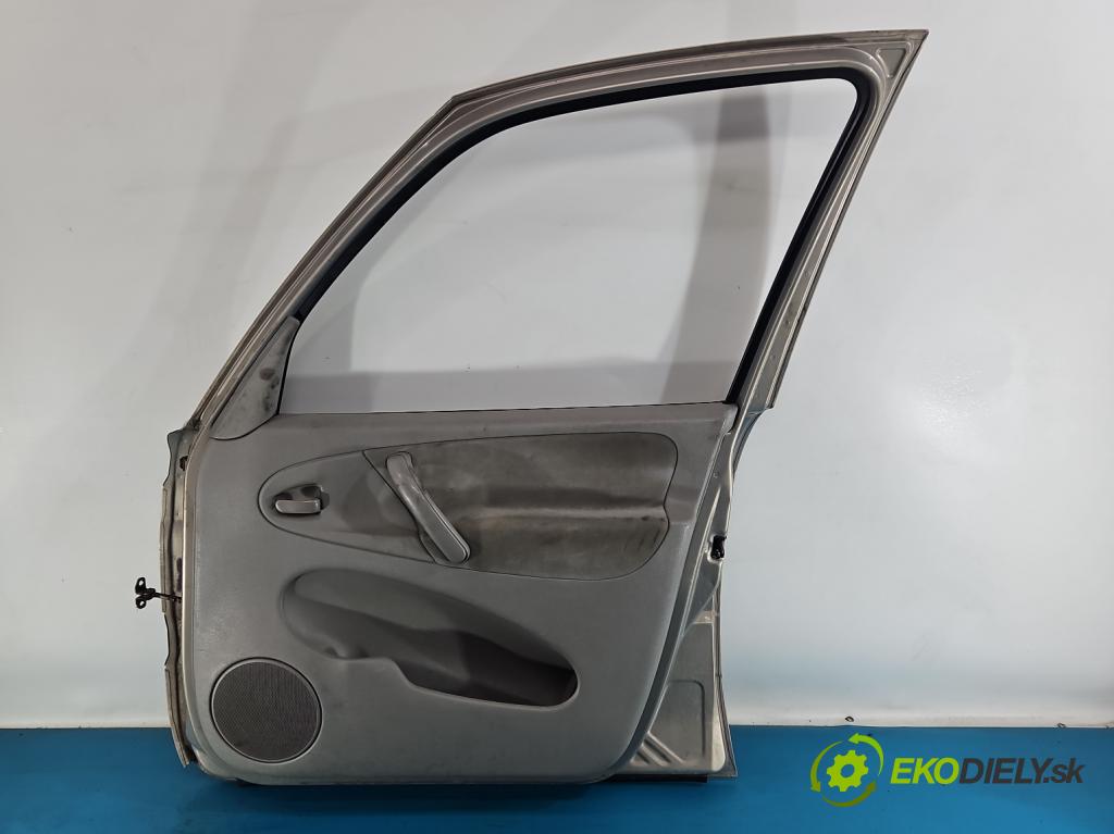 Citroen Xsara Picasso 1.6 16V 109 hp manual 80 kW 1587 cm3 5- dveře přední pravé  (Klika dveří ostatní)