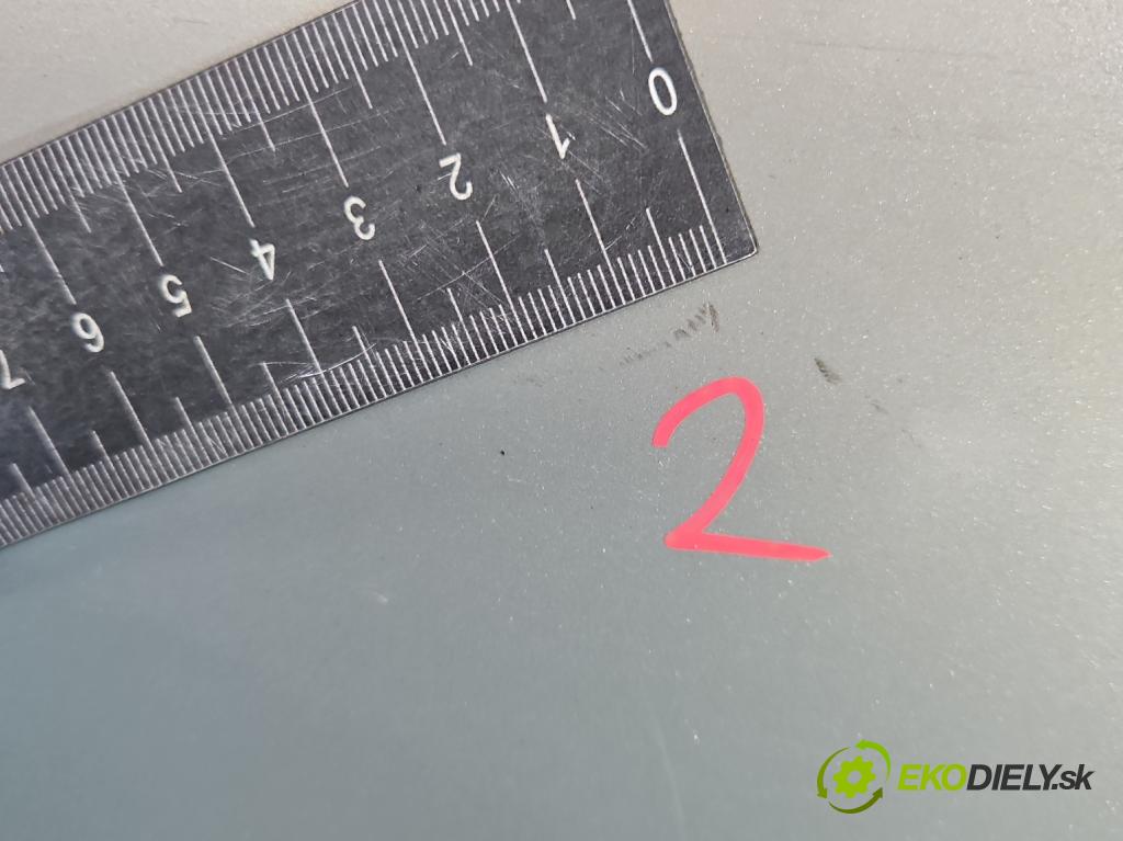 Citroen Xsara Picasso 1.6 16V 109 hp manual 80 kW 1587 cm3 5- dveře přední pravé  (Klika dveří ostatní)