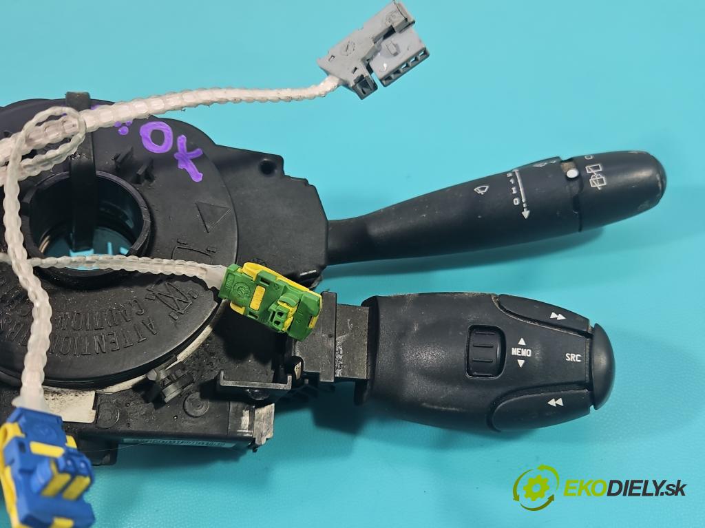 Citroen Xsara Picasso 1.6 16V 109 HP manual 80 kW 1587 cm3 5- prepínač komplex: 96605654XT (Prepínacie páčky pod volantom)