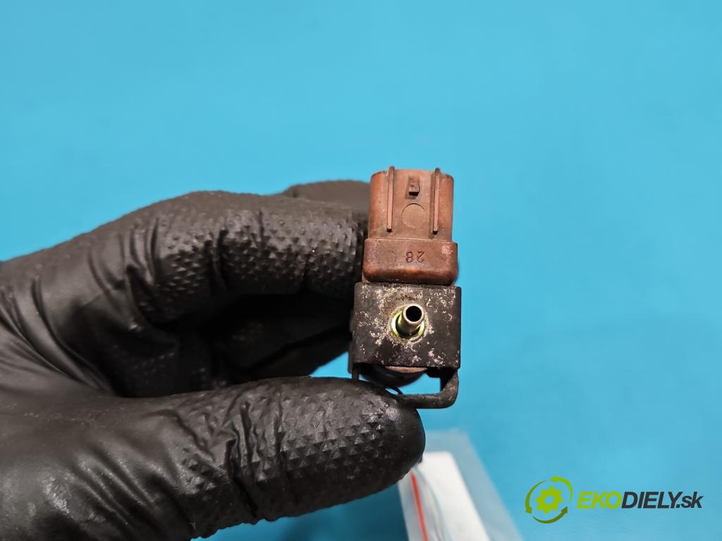 Toyota Rav4 II 2000-2005 2.0 D4D 1CD 133 HP manual 98 kW 1995 cm3 5- ventil podtlaku 25860-27010 (Ventil)