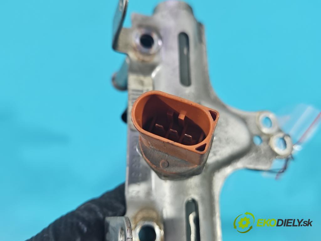 Audi A8 D4 2009-2017 2.0 TFSI 211KM automatic 155 kW 1984 cm3 4- vstrek 0261500076 (Vstrekovač paliva)