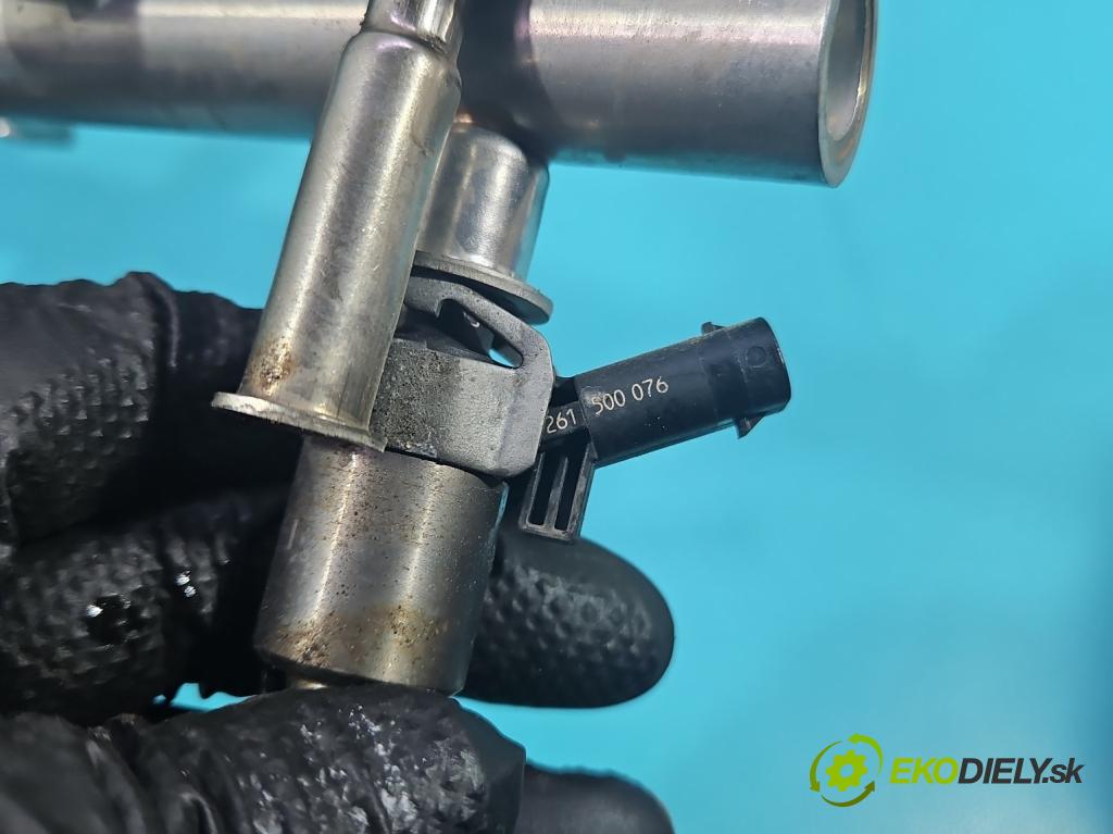 Audi A8 D4 2009-2017 2.0 TFSI 211KM automatic 155 kW 1984 cm3 4- vstrek 0261500076 (Vstrekovač paliva)