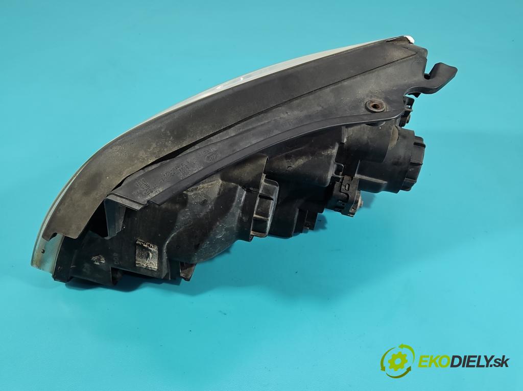 Kia Carens III  2006-2013 2.0 crdi 140 HP manual 103 kW 1991 cm3 5- Reflektor: pravý  (Svetlo predné pravé)