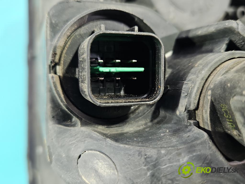 Kia Carens III  2006-2013 2.0 crdi 140 HP manual 103 kW 1991 cm3 5- Reflektor: pravý  (Svetlo predné pravé)