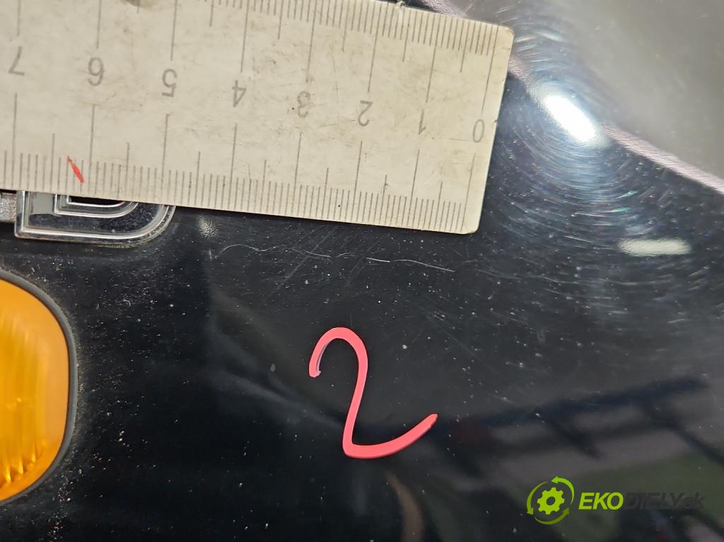 Toyota Rav4 II 2000-2005 2.0 D4D 1CD 133 HP manual 98 kW 1995 cm3 5- blatník predné pravý  (Kľučka dverí ostatné)