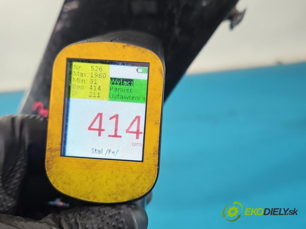 Toyota Rav4 II 2000-2005 2.0 D4D 1CD 133 HP manual 98 kW 1995 cm3 5- blatník predné pravý  (Kľučka dverí ostatné)