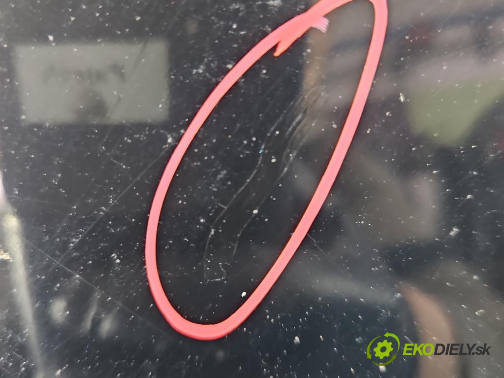 Toyota Rav4 II 2000-2005 2.0 D4D 1CD 133 HP manual 98 kW 1995 cm3 5- blatník predné pravý  (Kľučka dverí ostatné)