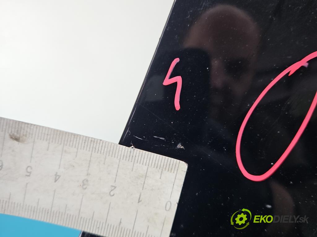 Toyota Rav4 II 2000-2005 2.0 D4D 1CD 133 HP manual 98 kW 1995 cm3 5- blatník predné pravý  (Kľučka dverí ostatné)