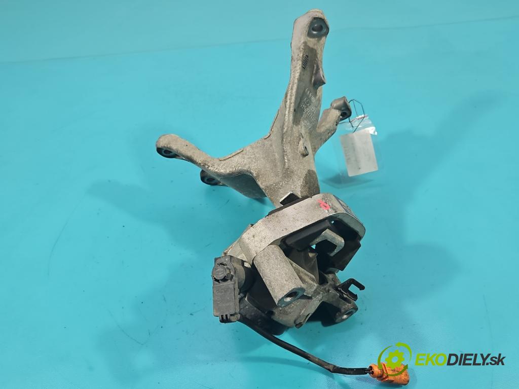 Audi A8 D4 2009-2017 2.0 TFSI 211KM automatic 155 kW 1984 cm3 4- Tlapka: motoru 8K0199308BT