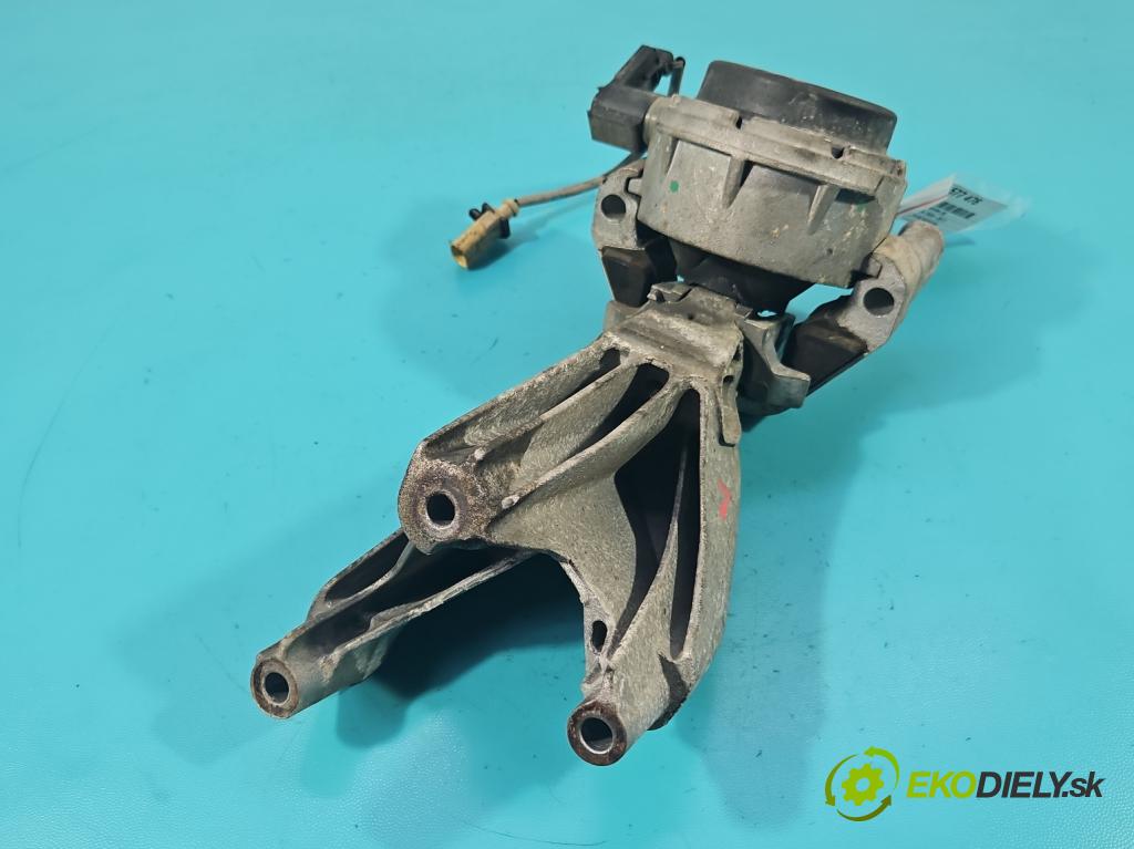 Audi A8 D4 2009-2017 2.0 TFSI 211KM automatic 155 kW 1984 cm3 4- Tlapka: motoru 8K0199307CD