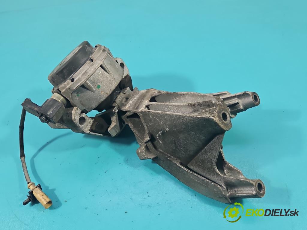 Audi A8 D4 2009-2017 2.0 TFSI 211KM automatic 155 kW 1984 cm3 4- Tlapka: motoru 8K0199307CD