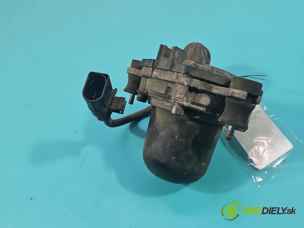 Audi A8 D4 2009-2017 2.0 TFSI 211KM automatic 155 kW 1984 cm3 4- čerpadlo vzduchu sekundární: 07K959253B