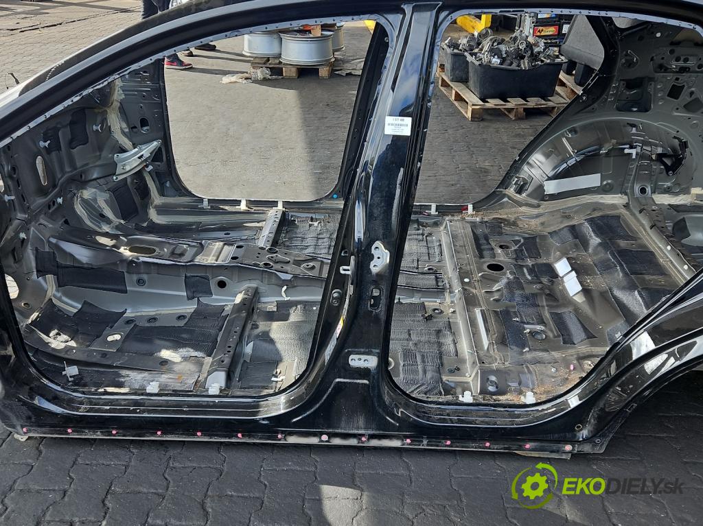 Lexus NX I 2014-2021 2.5 16V 155 HP automatic 114 kW 2494 cm3 5- Práh: ľavý  (Karoséria ostatné)