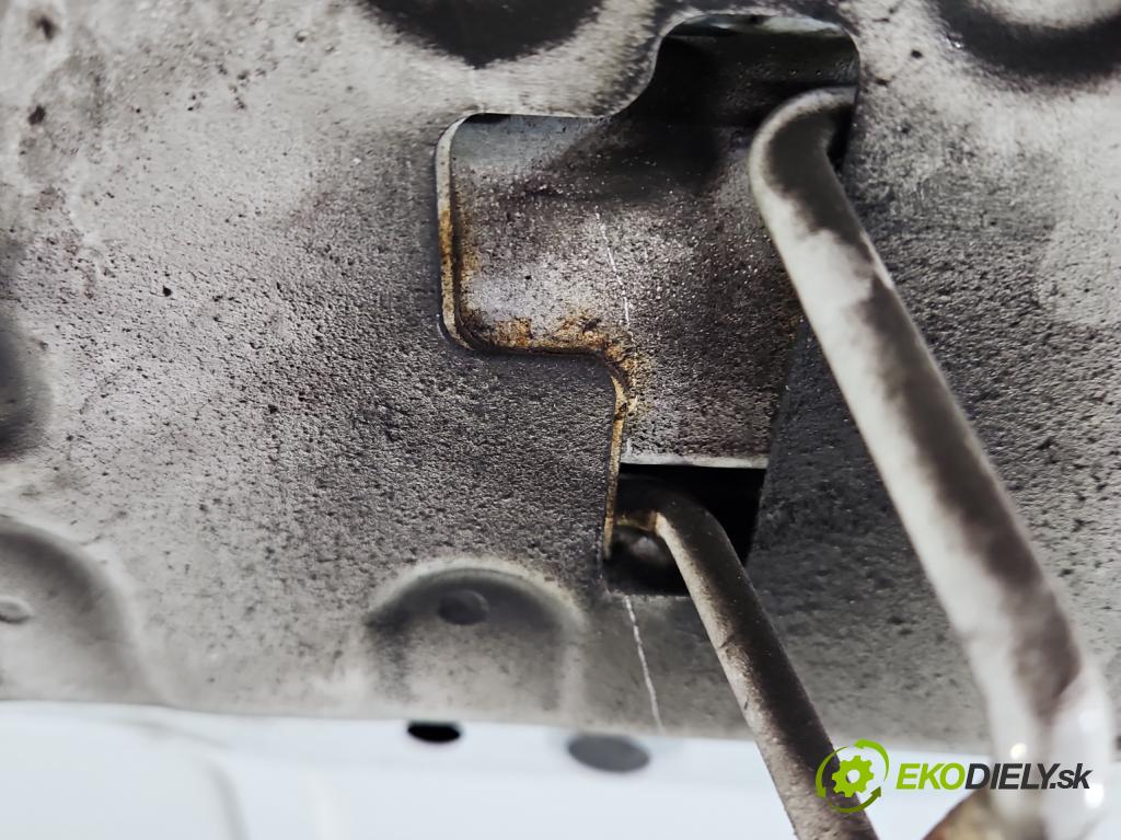 Dacia Dokker 2012- 1.5 dci 95 hp manual 70 kW 1461 cm3 5- kapota přední