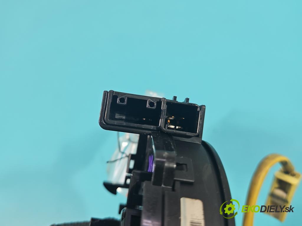 Toyota Rav4 II 2000-2005 2.0 D4D 1CD 133 HP manual 98 kW 1995 cm3 5- Páska: airbag  (Airbag)