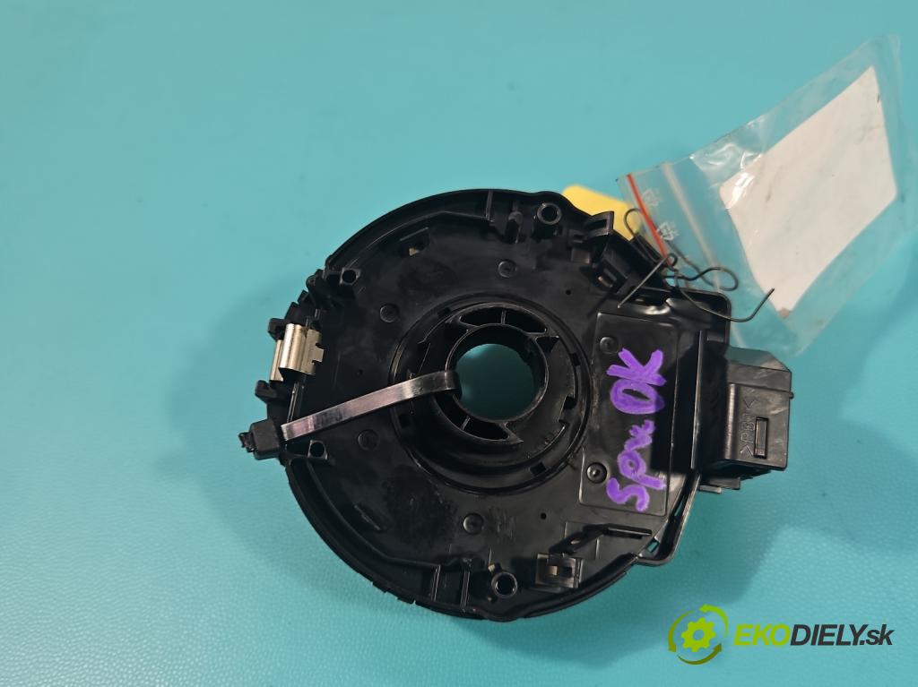 Toyota Rav4 II 2000-2005 2.0 D4D 1CD 133 HP manual 98 kW 1995 cm3 5- Páska: airbag  (Airbag)