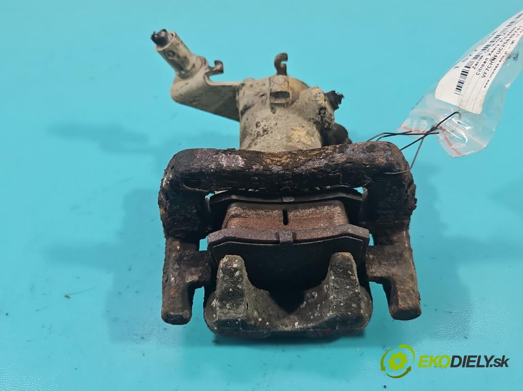 Citroen Xsara Picasso 1.6 16V 109 hp manual 80 kW 1587 cm3 5- brzdič zadní levý  (Klika dveří ostatní)