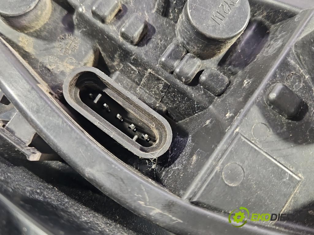 Mitsubishi Colt Z30 VI 2004-2012 1.3 16V 95 HP manual 70 kW 1332 cm3 5- svetlo / reflektor zadné ľavé 8330A479 (Kľučka dverí ostatné)