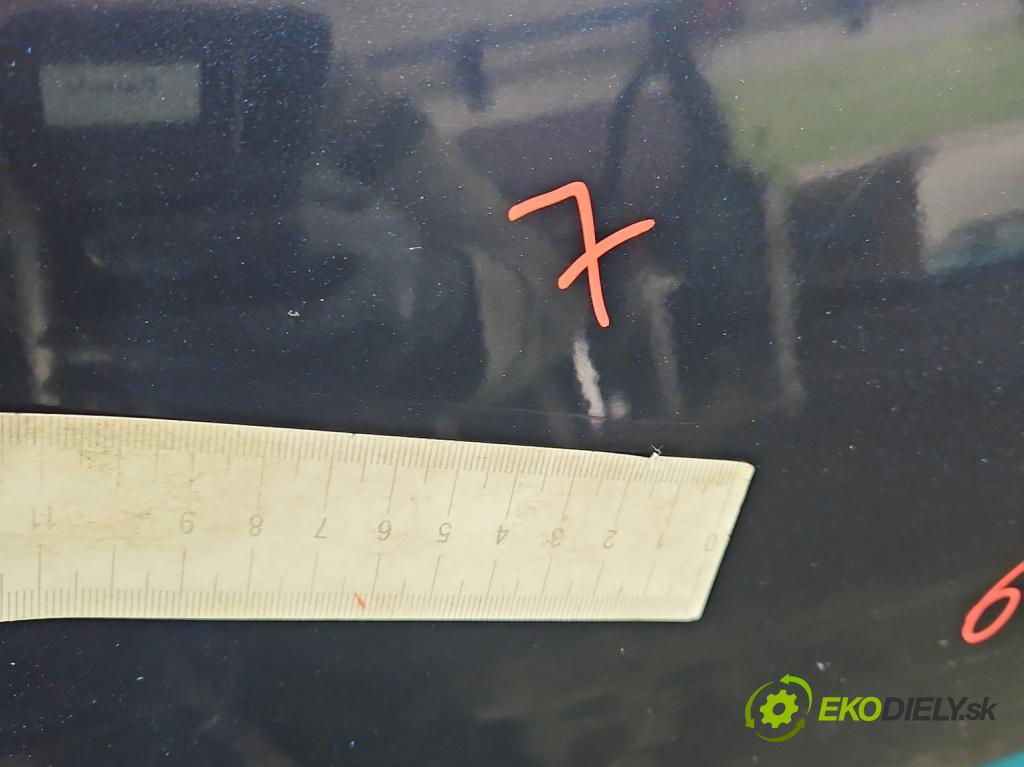 Jaguar F-Pace 16- 2.0d 241KM automatic 177 kW 1999 cm3 5- dveře přední pravé  (Klika dveří ostatní)