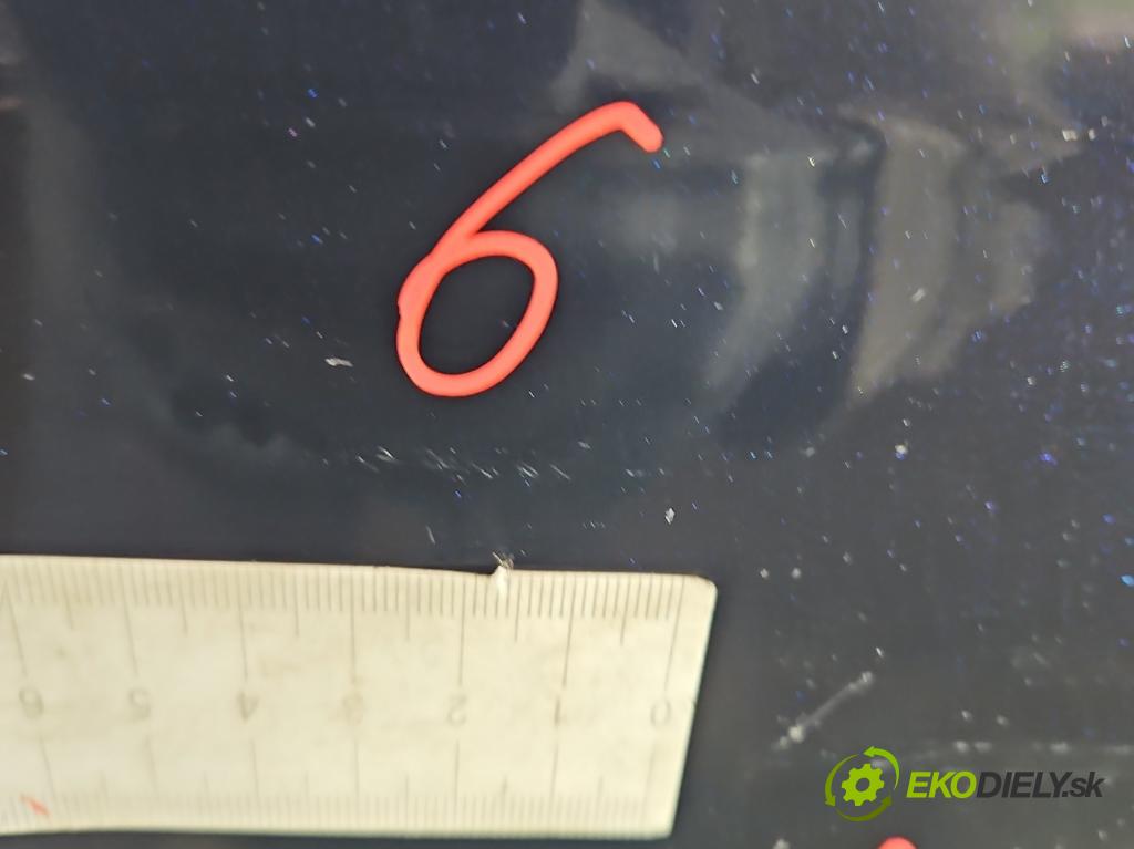 Jaguar F-Pace 16- 2.0d 241KM automatic 177 kW 1999 cm3 5- dveře přední pravé  (Klika dveří ostatní)