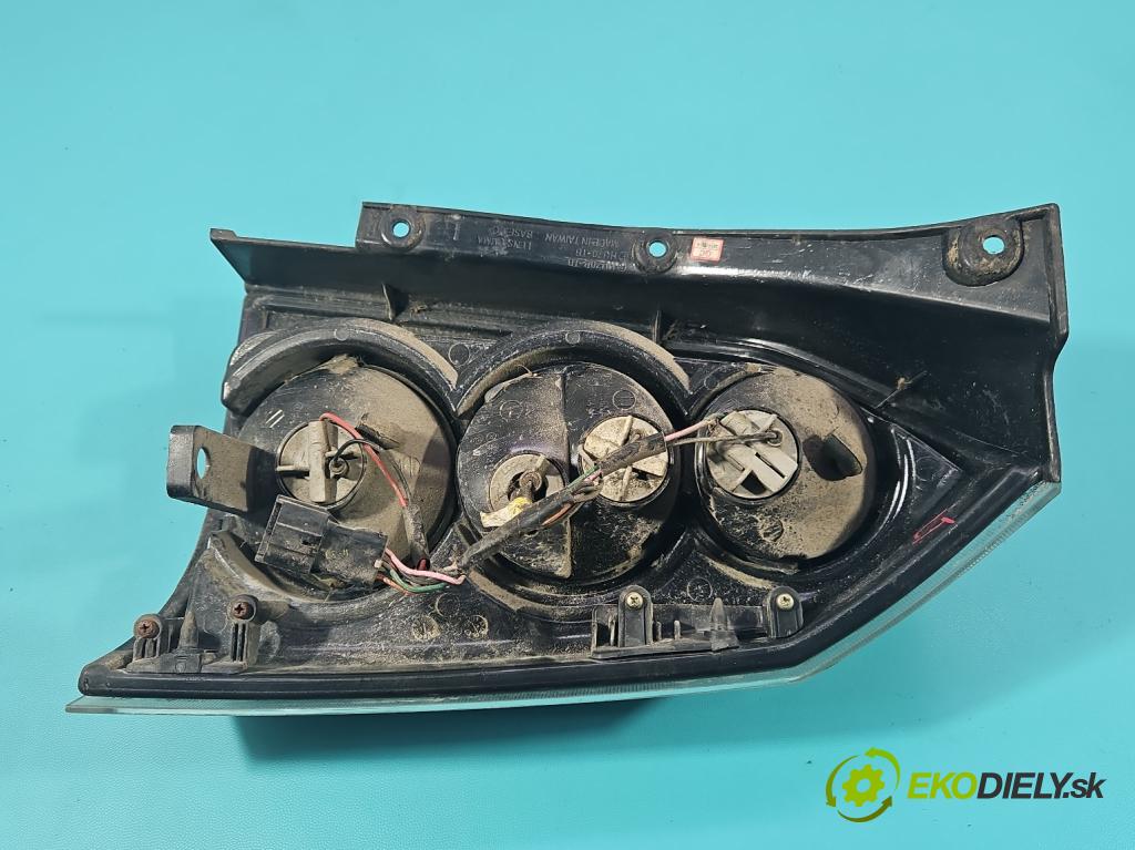 Hyundai Tucson I 2004-2009 2.0 16V XD20: 141 HP  104 kW 1975 cm3 5- svetlo / reflektor zadné ľavé  (Kľučka dverí ostatné)