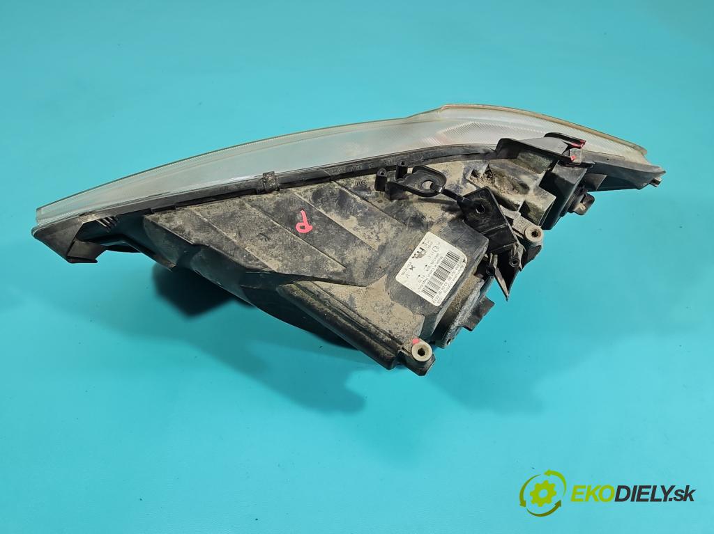 Mitsubishi Colt Z30 VI 2004-2012 1.3 16V 95 HP manual 70 kW 1332 cm3 5- Reflektor: pravý 030124930200 (Svetlo predné pravé)