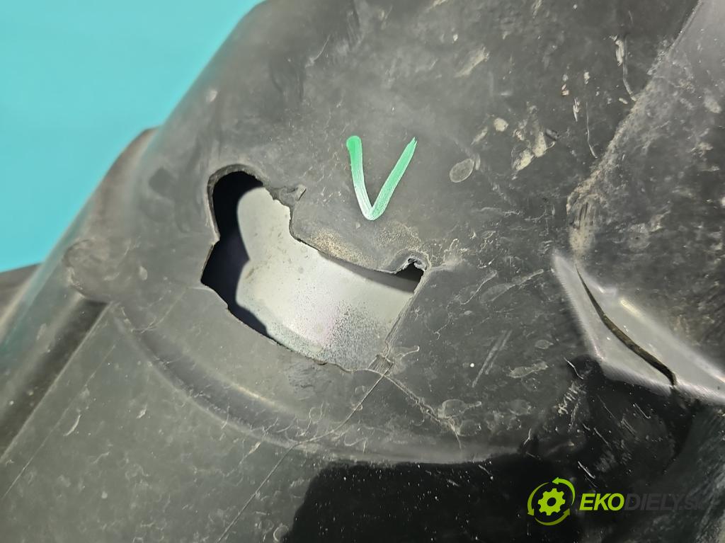 Mitsubishi Colt Z30 VI 2004-2012 1.3 16V 95 HP manual 70 kW 1332 cm3 5- Reflektor: pravý 030124930200 (Svetlo predné pravé)