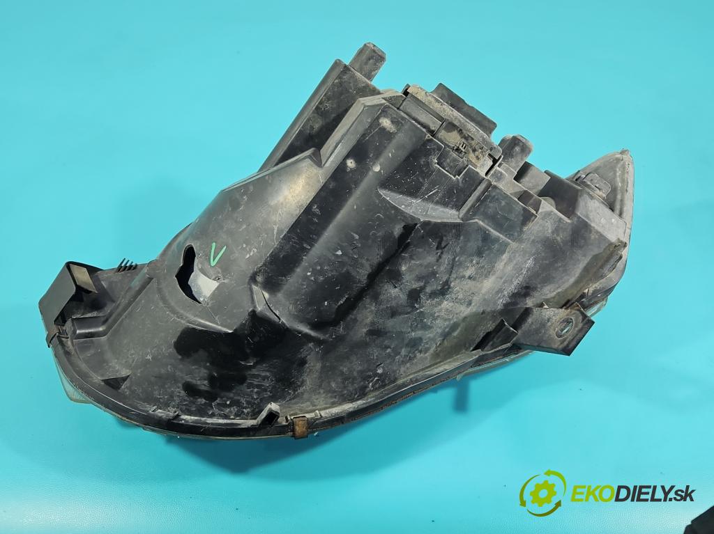 Mitsubishi Colt Z30 VI 2004-2012 1.3 16V 95 HP manual 70 kW 1332 cm3 5- Reflektor: pravý 030124930200 (Svetlo predné pravé)