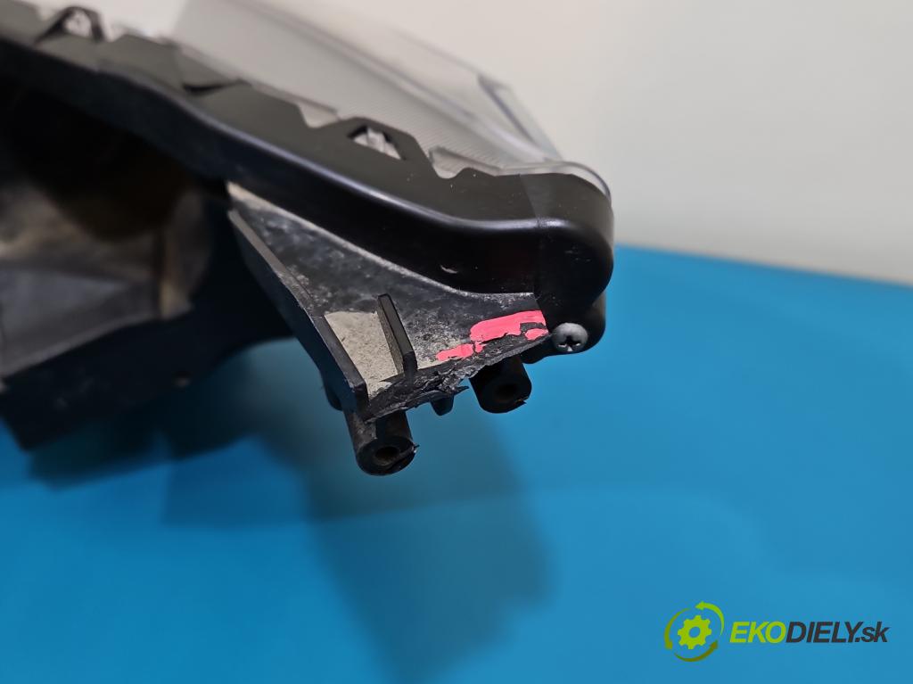 Mitsubishi Eclipse Cross  1.5 T 163 hp manual 120 kW 1499 cm3 5- světlo pravý  (Pravé přední světlo)