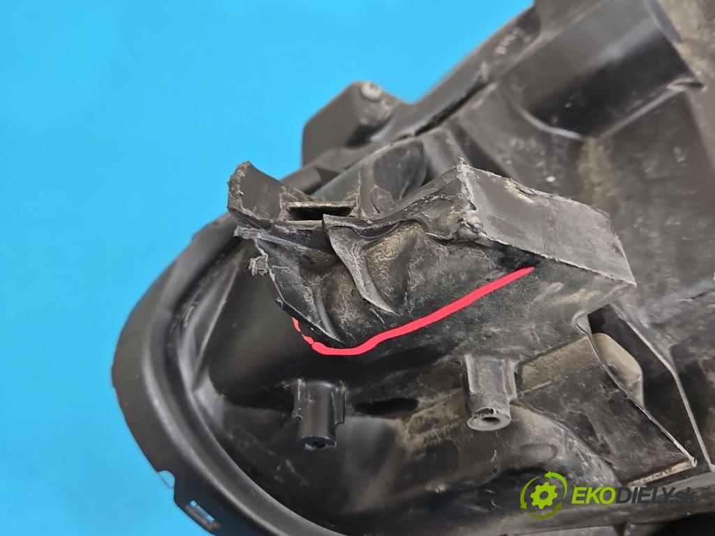 Mitsubishi Eclipse Cross  1.5 T 163 HP manual 120 kW 1499 cm3 5- Reflektor: pravý  (Svetlo predné pravé)