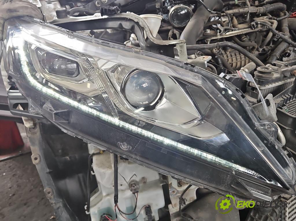 Mitsubishi Eclipse Cross  1.5 T 163 HP manual 120 kW 1499 cm3 5- Reflektor: pravý  (Svetlo predné pravé)