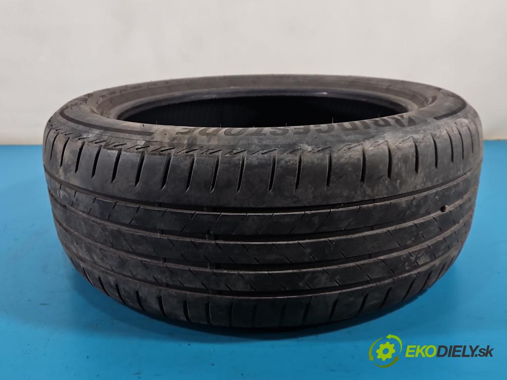 Audi A8 D4 2009-2017 2.0 TFSI 211KM automatic 155 kW 1984 cm3 4- pneumatiky: letní 1Ks