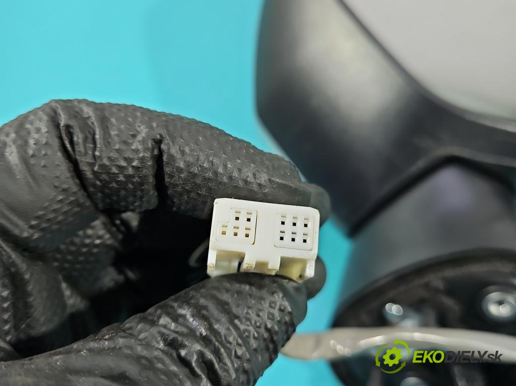 Mitsubishi Eclipse Cross  1.5 T 163 HP manual 120 kW 1499 cm3 5- zrkadlo pravé  (Kľučka dverí ostatné)