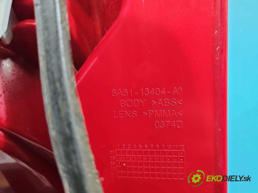 Ford Fiesta Mk7 2008-2017 1.2 16V 82 HP manual 60 kW 1242 cm3 3- svetlo / reflektor zadné pravé 8A61-13404-AC (Kľučka dverí ostatné)