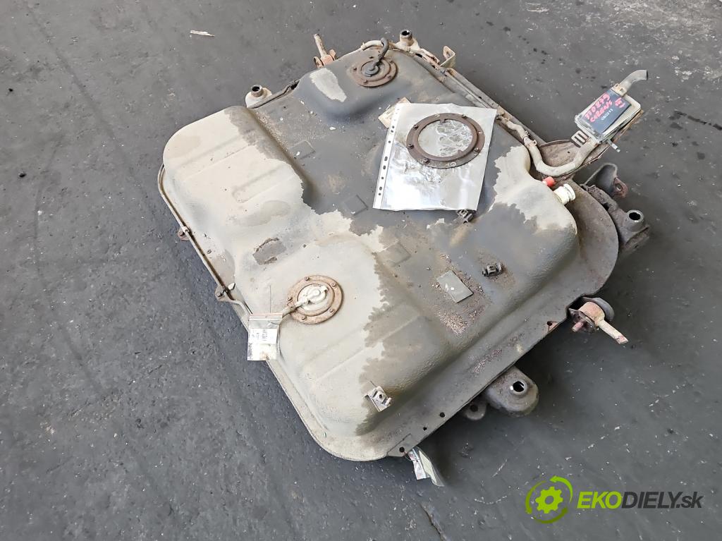 Kia Carens III  2006-2013 2.0 crdi 140 HP manual 103 kW 1991 cm3 5- Nádrž: palivo 31100-1D210 (Palivová nádrž)