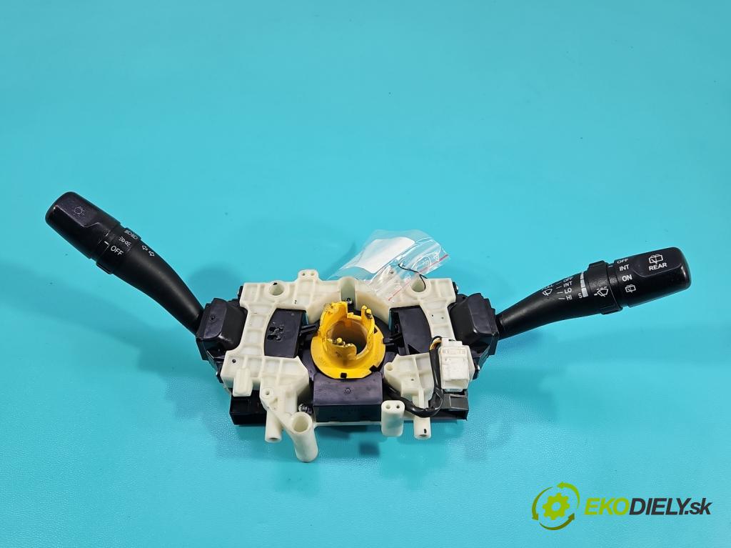 Hyundai Tucson I 2004-2009 2.0 16V XD20: 141 HP  104 kW 1975 cm3 5- prepínač komplex:  (Prepínacie páčky pod volantom)