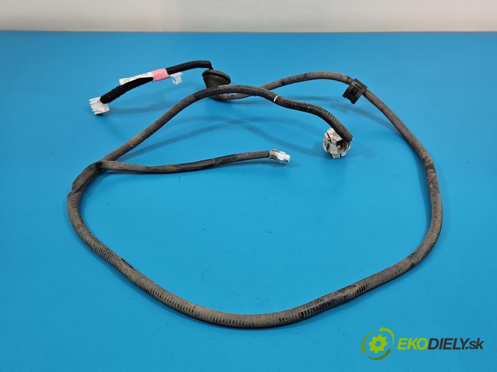 Lexus NX I 2014-2021 2.5 16V 155 HP automatic 114 kW 2494 cm3 5- Zväzok: ostatné 82412-78050D