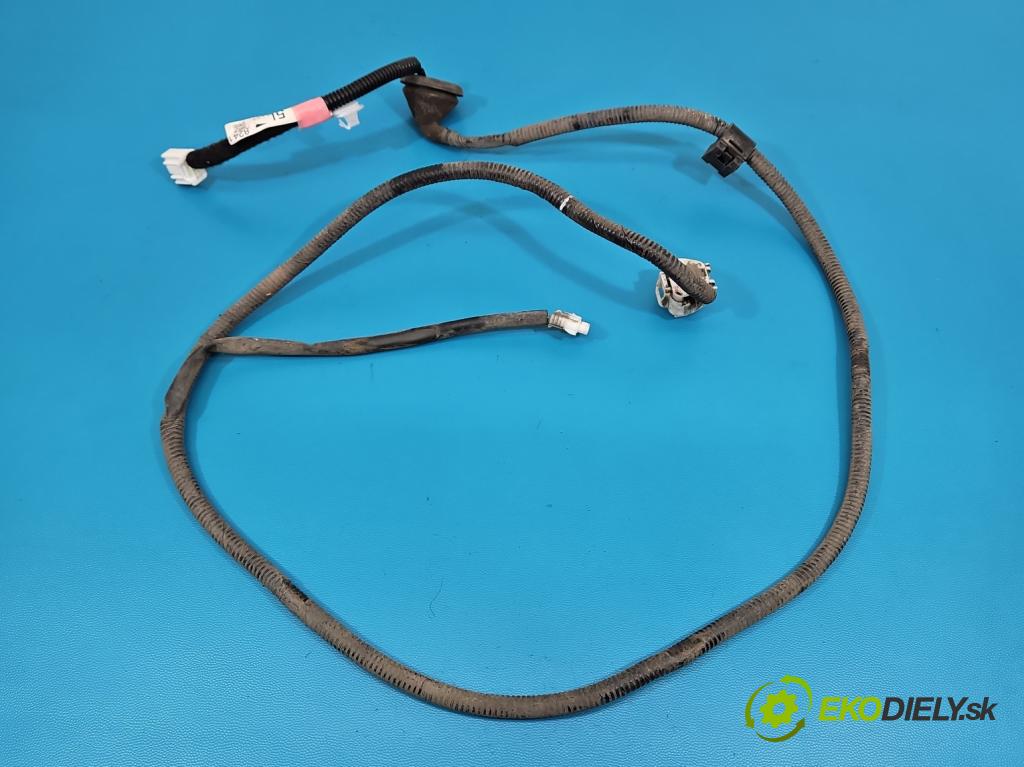 Lexus NX I 2014-2021 2.5 16V 155 HP automatic 114 kW 2494 cm3 5- Zväzok: ostatné 82412-78050D