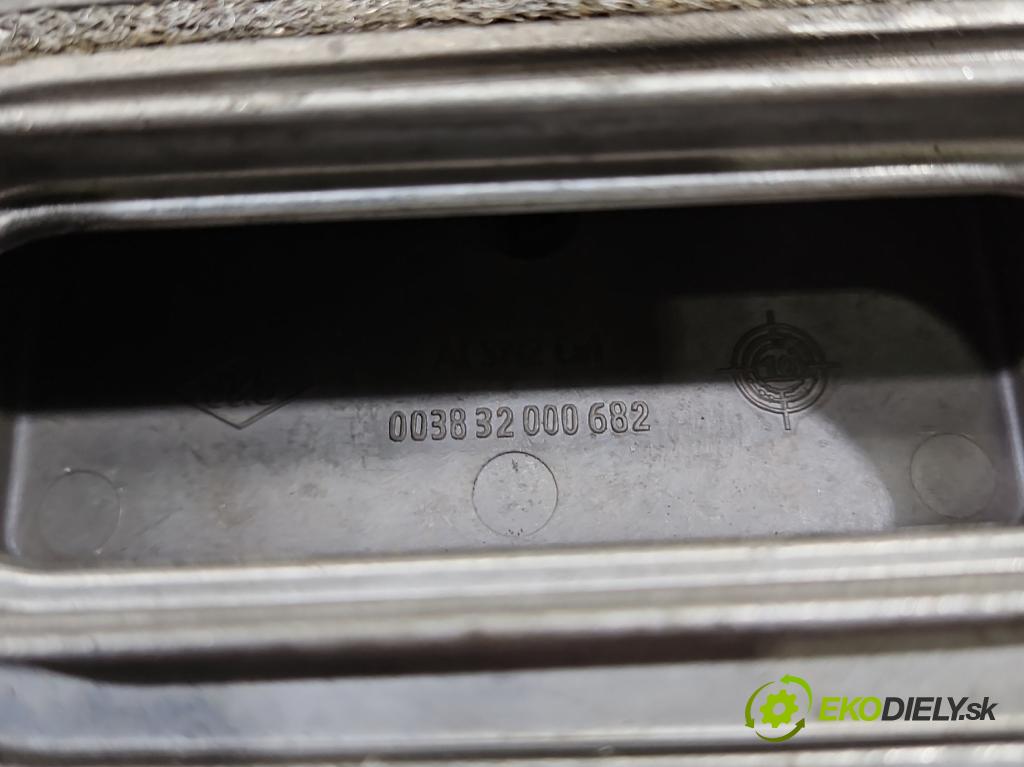 Audi A8 D4 2009-2017 2.0 TFSI 211KM automatic 155 kW 1984 cm3 4- obal 8R0971797B