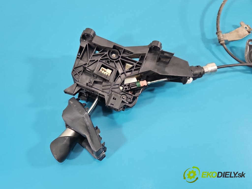 Lexus NX I 2014-2021 2.5 16V 155 HP automatic 114 kW 2494 cm3 5- Páka: Změny: stupeň,rýchlosť 75C996 (Rýchlostná páka (kulisa))