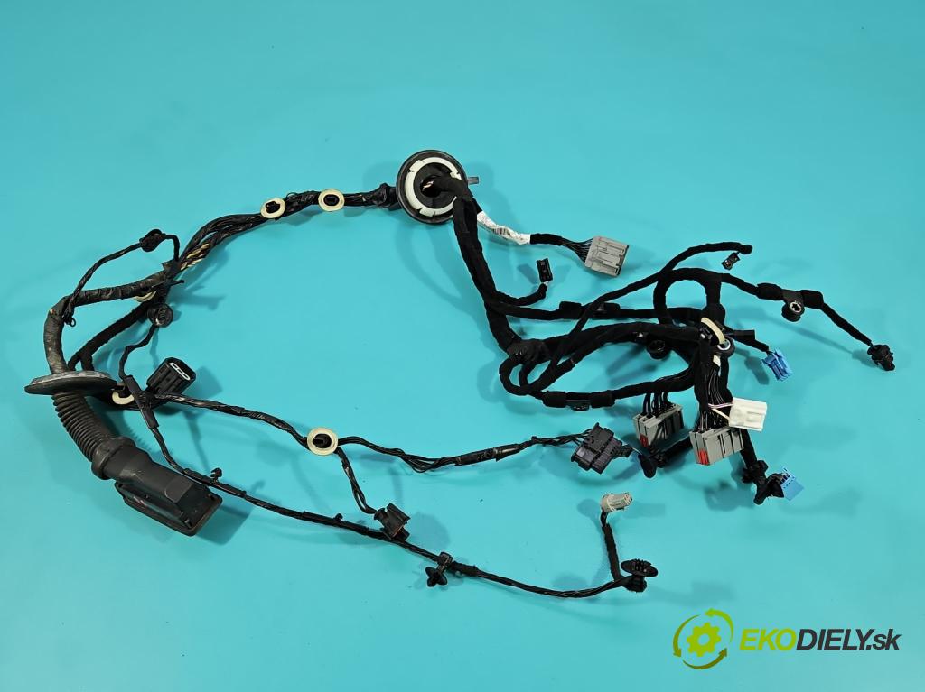 Jaguar F-Pace 16- 2.0d 241KM automatic 177 kW 1999 cm3 5- Balíček: dveře přední pravých JK83-14630-AKB