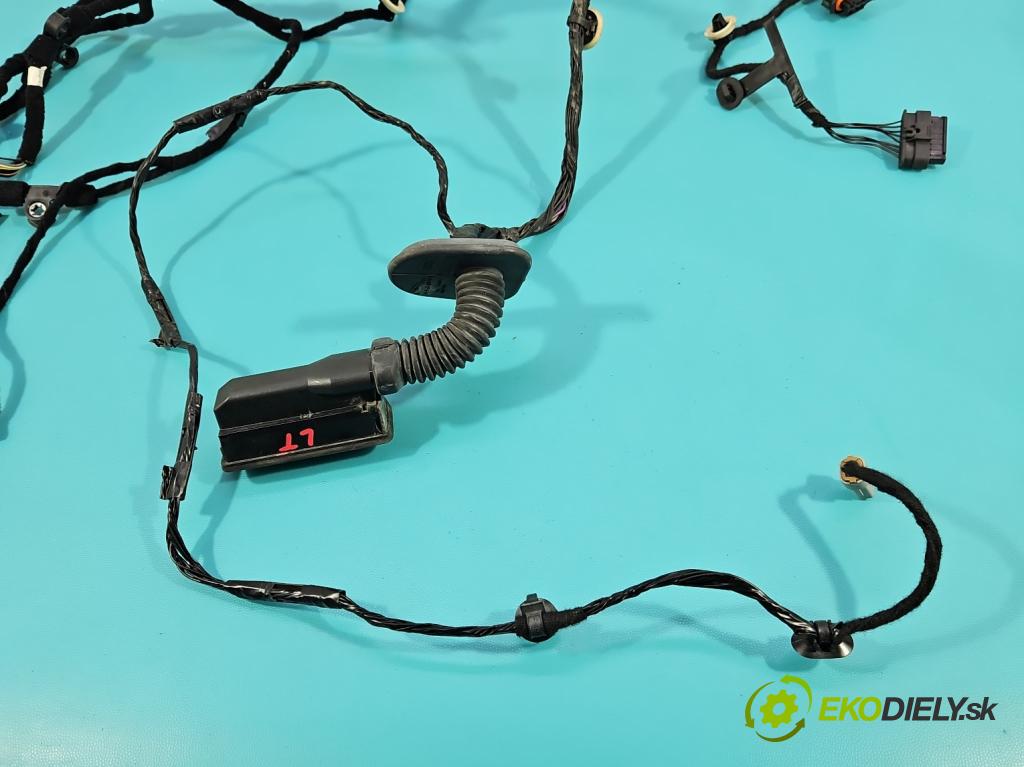 Jaguar F-Pace 16- 2.0d 241KM automatic 177 kW 1999 cm3 5- Balíček: dveře zadní vlevo JK83-14633-FC